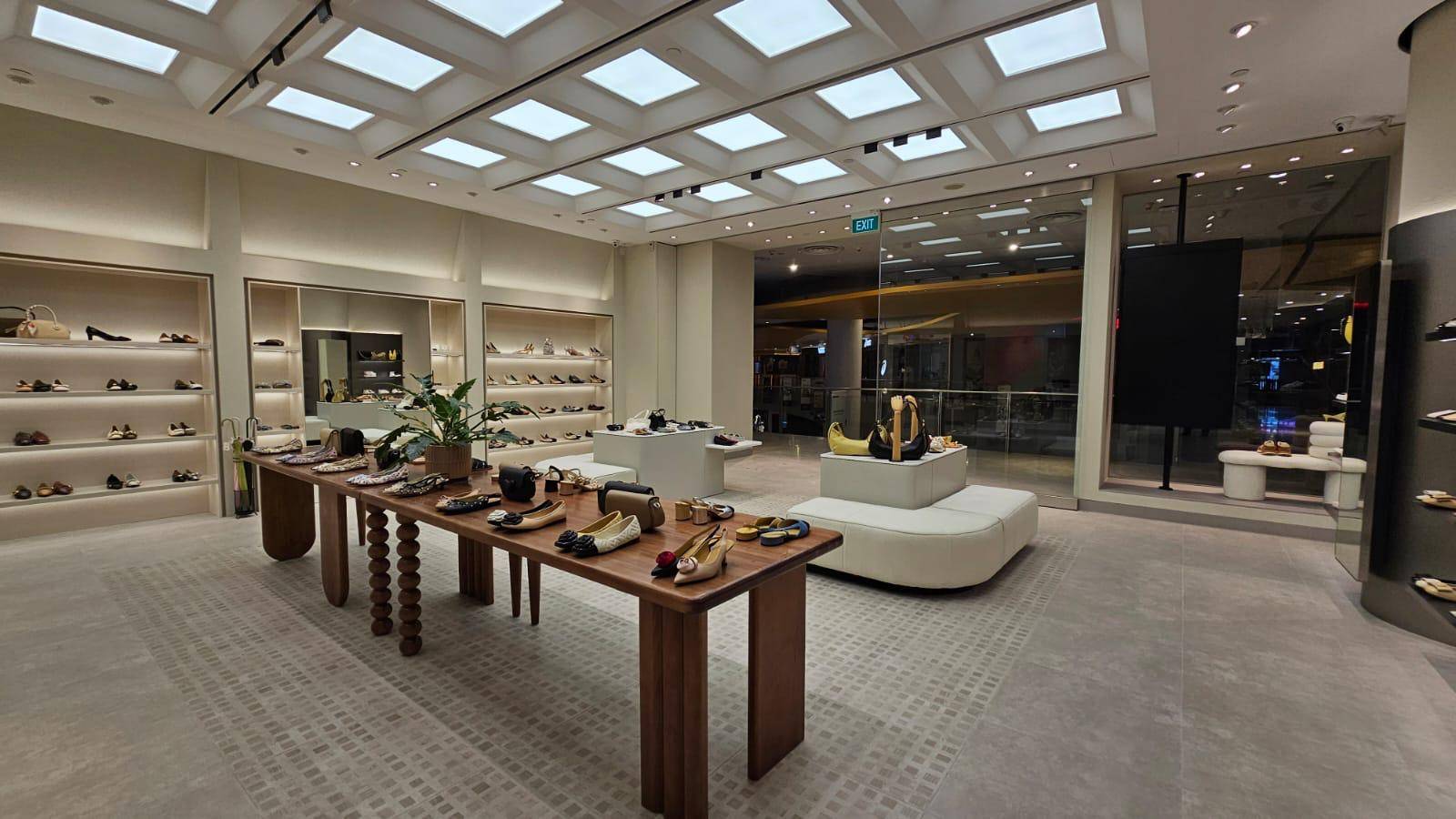 Stylish and well-lit commercial retail space